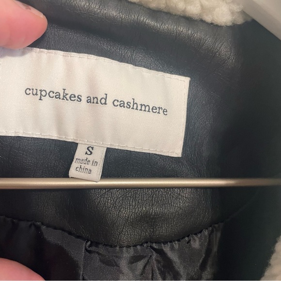 Cupcakes and Cashmere Jacket Women’s Size Small Faux Leather Sherpa Collar Zip - Picture 3 of 7